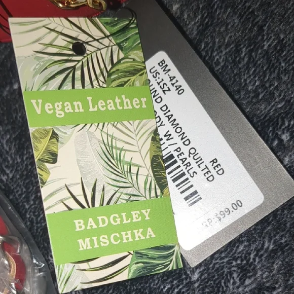 NEW🔥Badgley Mischka Mini Red and Gold Quilted Bag with Elegant Chains🔥 - Picture 5 of 9